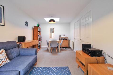 Open Plan Lounge/Dining Area