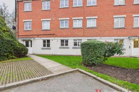 Grays, RM16 - property photo