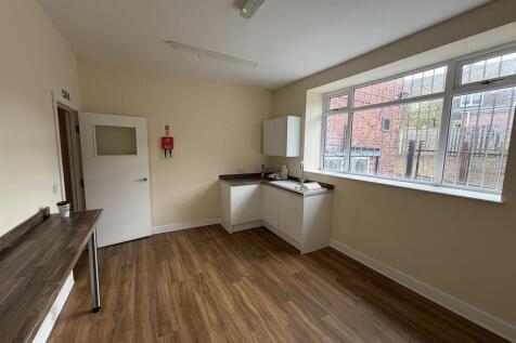 Office to rent Image 3