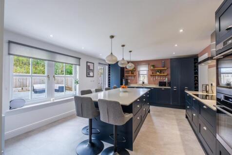 Spynie Gardens-28.jpg