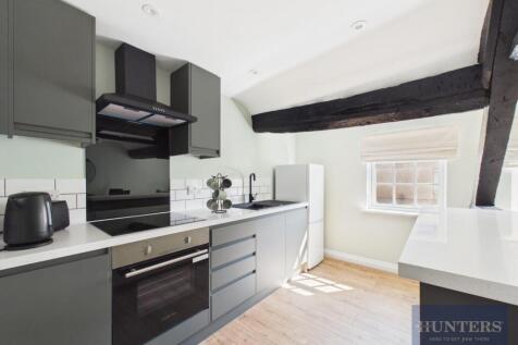 Kitchen / Dining Area
