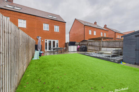 CAM03852G0-PR0479-STILL016