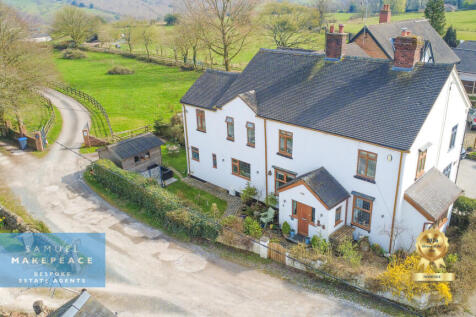 Three Bedroom Semi Detached Cottage with Glorious