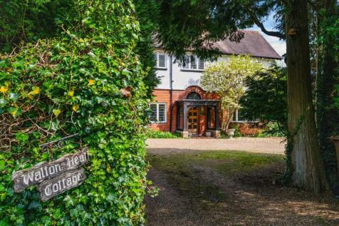 WALTON HEATH COTTAGE- (25).jpg