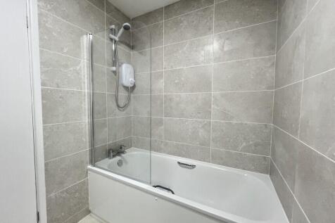 Thelton Avenue, Broadbridge Heath photo 4