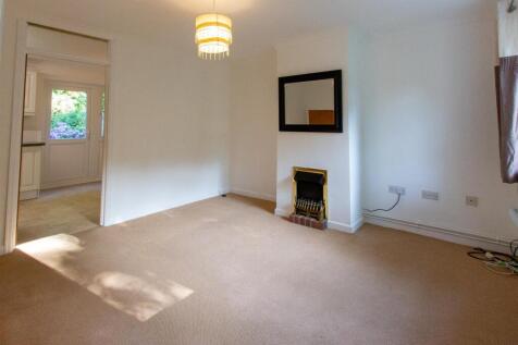 79 Wealden Way - Living room.jpg