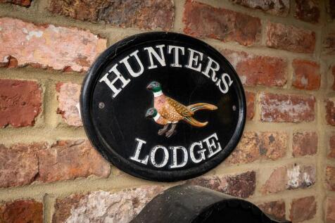 260728 - 3 Hunters Yard, Riseley - 05.jpg