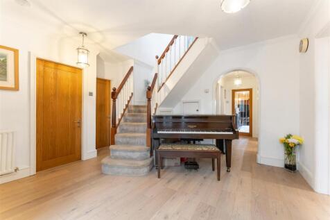 132 Earlswood Common_16.jpg