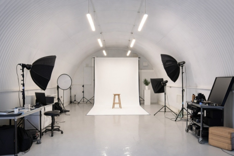 An empty arch with white lining