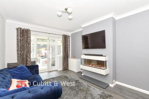 Lounge/ Dining Room