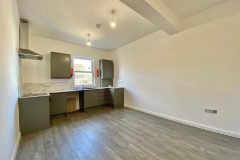 Kitchen/Living Ar...