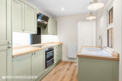 Century Road, Hoddesdon photo 2