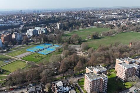 Relationship to Preston Park