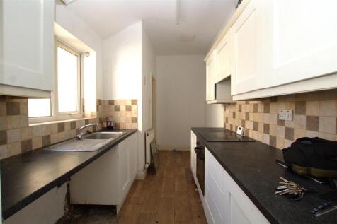 KITCHEN ANGLE 2.jpg