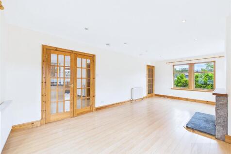Sitting Room &amp; Dining Area