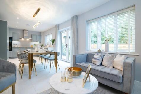 Lullingstone_Basildon_Kitchen_Dining_Family_1