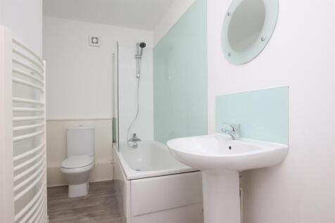 Bathroom.JPG