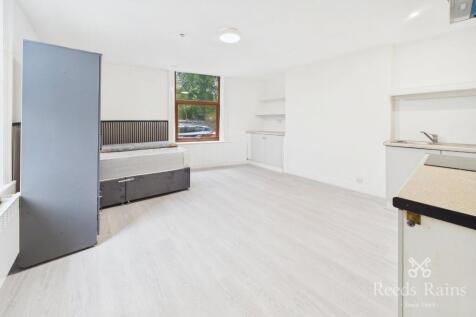 Plover Road, Huddersfield, West Yorkshire, HD3 photo 3