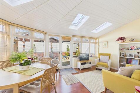 Dining/living: