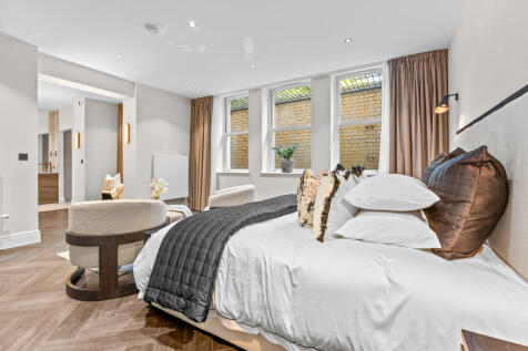 Eversley, Dunham Road, Altrincham, Trafford photo 5