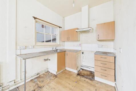 Flats A, B, C 18 Church Street, Tewkesbury, GL20 5