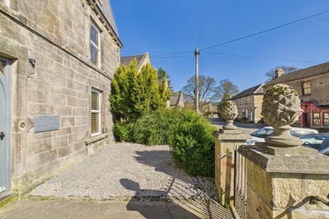 CAM04201G0-PR0061-STILL045