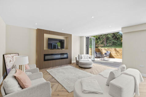 12 Hillside, SL7 3JY (LOW RES)-13