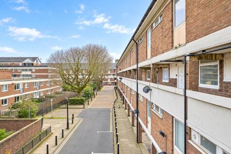 3-bed flat on Fenwick Place, London, SW9, £3,500/mo