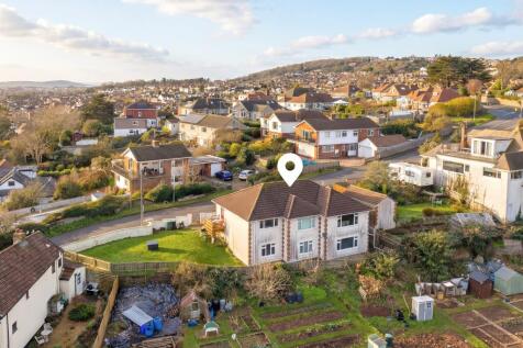 4 bed detached house for sale