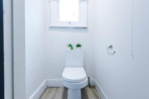 13 Stratford Road Bathroom 5