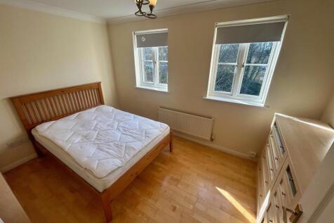 bed 1.jpg