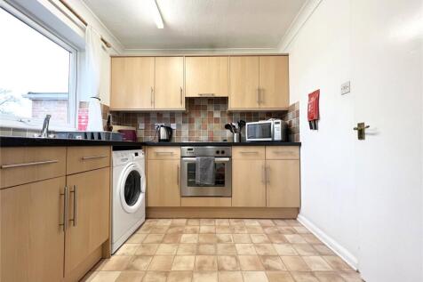 Dores Court, Swindon, Wiltshire, SN2 photo 3