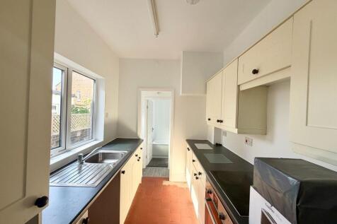 High Street, Silverdale, ST5 photo 4
