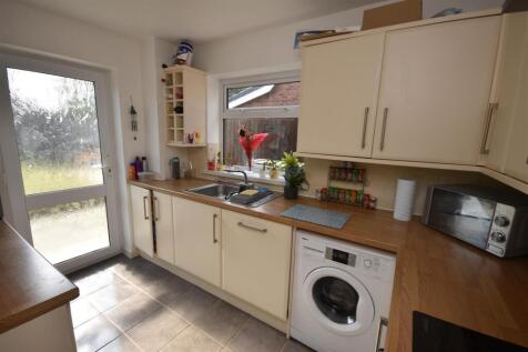 Kestrel Close, Saughall Massie photo 5