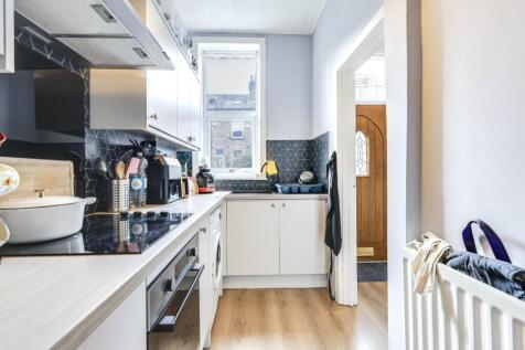 Wellington Terrace, Leeds, West Yorkshire, LS13 photo 5