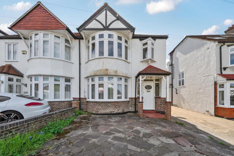 West Wickham, BR4 - property photo
