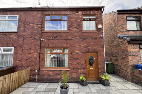 3 bed end terrace house for sale Battersby Street