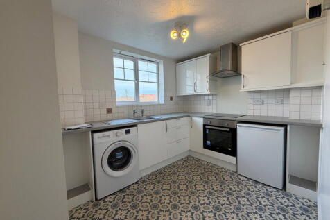Windsor Court, Newbury, RG14 5XG photo 5
