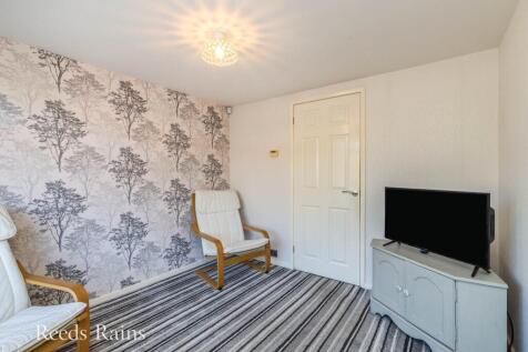 Sitting Room/Bedroom