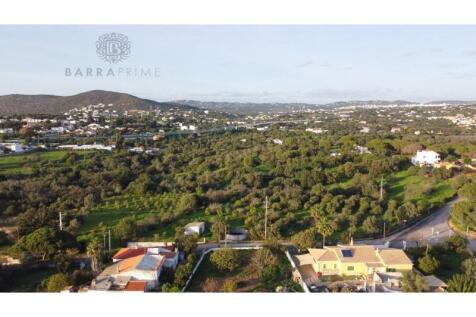 Prime Plot for Sports Complex Development in Almancil
