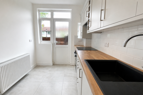 Orchid road, Southgate, N14 photo 4