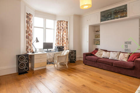 Berkshire Gardens, London, N13 6AA-1 (29)