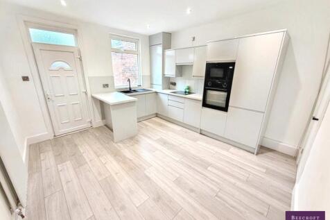 Summer Lane, Wombwell photo 5