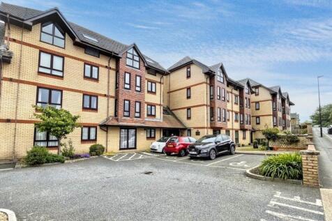 6 Rostrevor Court, 96 Sandown Road, Sandown PO36 9JX