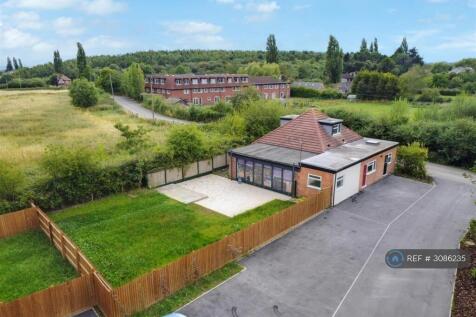 4-bed detached on Spring Lane, Nottingham, NG4, £1,700/mo
