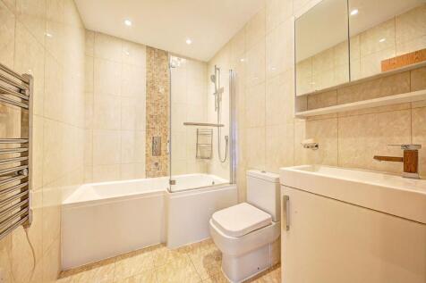 IBX04 - Bathroom.jpg