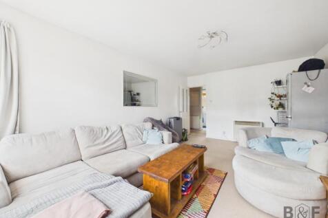 Overnhill Court, Downend photo 3