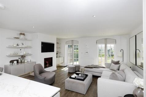 The Courtyard, Ashgrove House - Bramleys Estate Ag
