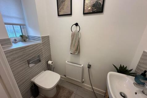 Abbots Drive, Oadby, LE2 2GL photo 5