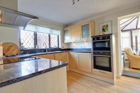 Conifer Close (7).jpg